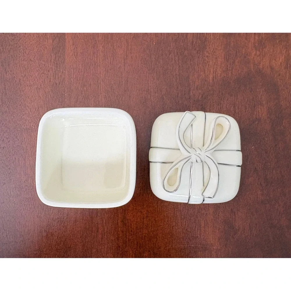 Vintage Friedmans Jewelers Ceramic Trinket Bow Box Coquette Quiet Luxury Bridal